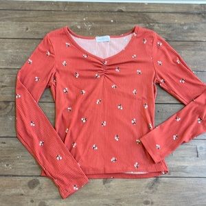 3/$15 bundle to save. Girls floral ribbed top, L